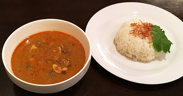 Dapoer Koneng Indonesian Cafe ダポール・コネン