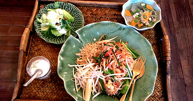 タイ料理 ボァトゥン パッタイ 関内