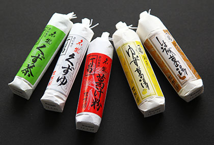 葛湯左から茶、白、汁粉、柚子、生姜