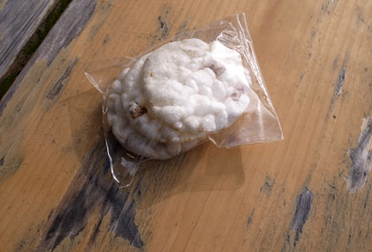 むらさき麦のポン菓子