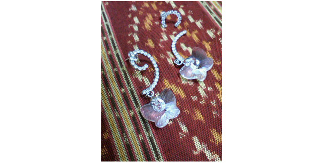ピアス